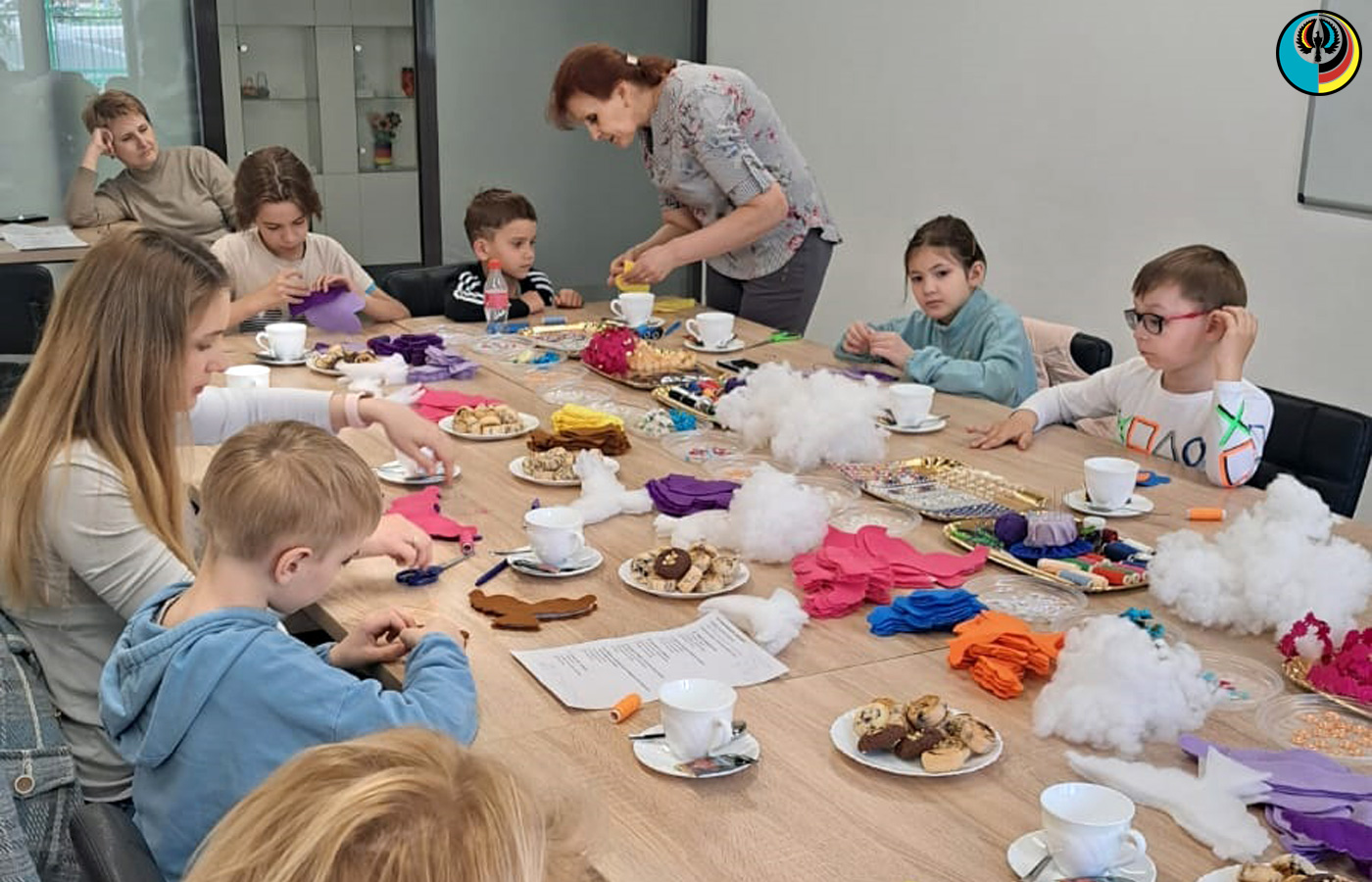 В Казахстанско-немецкого центре прошел мастер-класс по изготовлению голубков из фетра